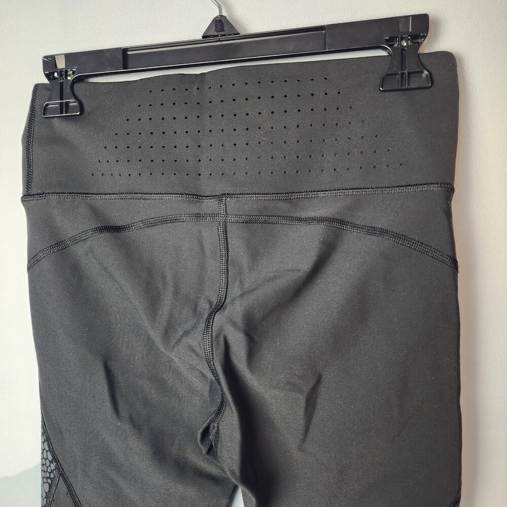 Athleta Crocodile Stealth TruCool High Rise Black Capri Leggings | Women's Small - Picture 8 of 13